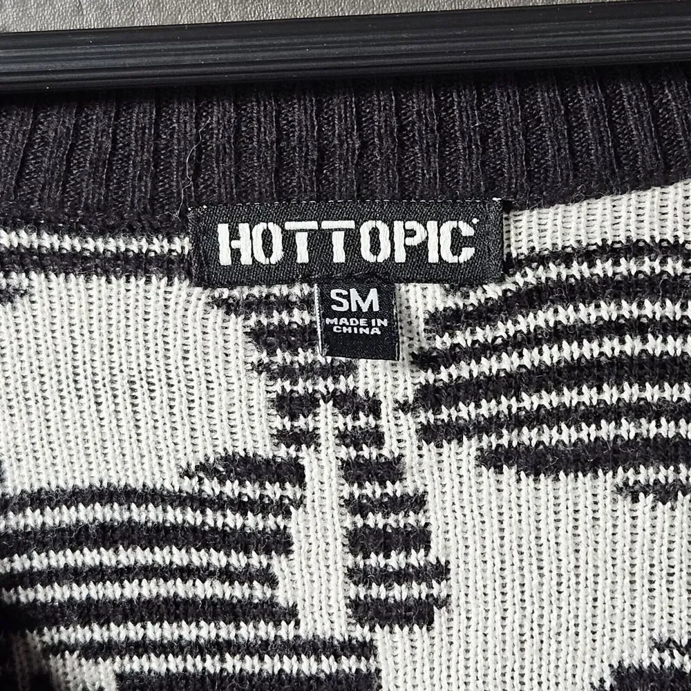 Hot Topic Sweater Womens Small Black White Stretch Skulls Cardigan Rock Punk